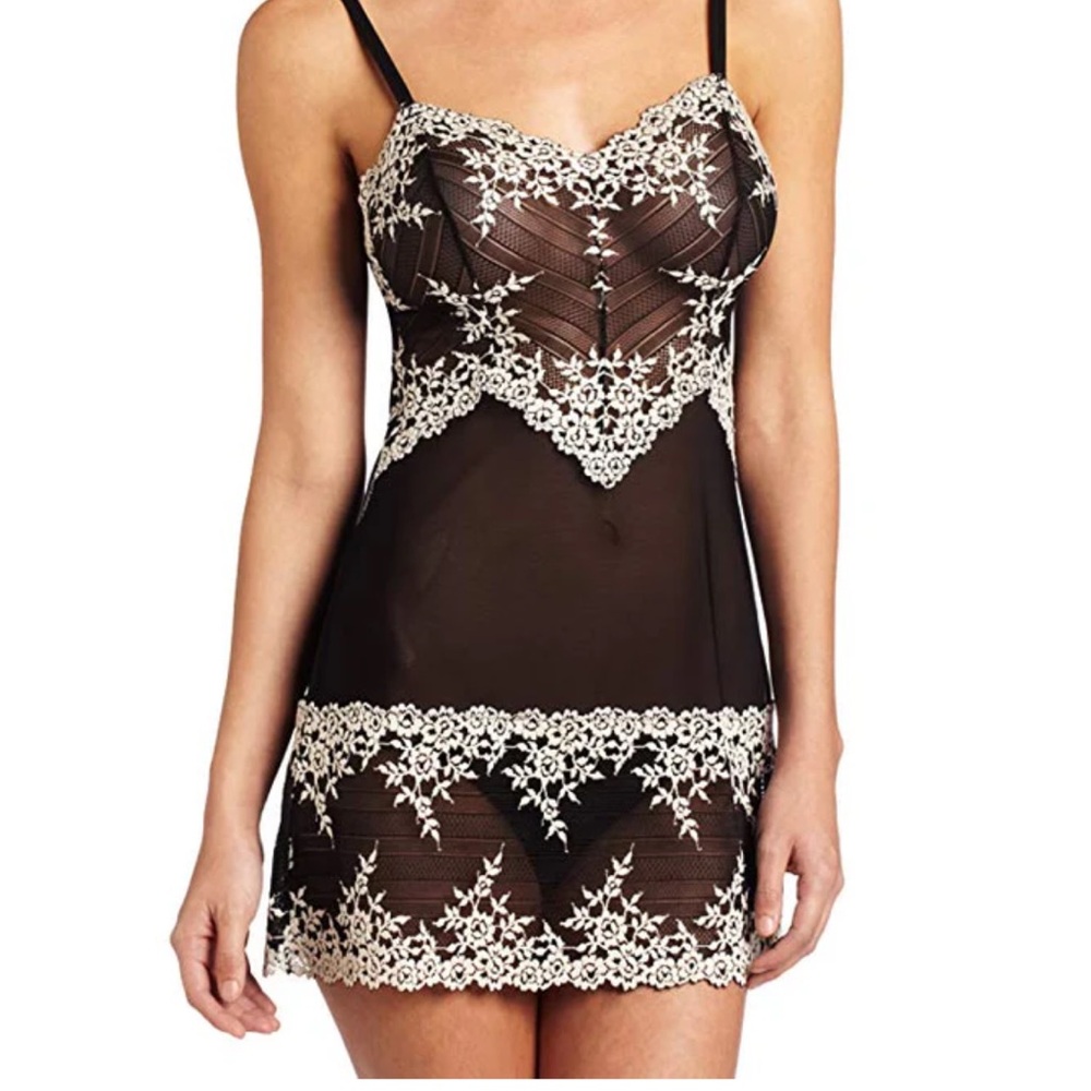 WACOAL 814191 embrace lace chemise